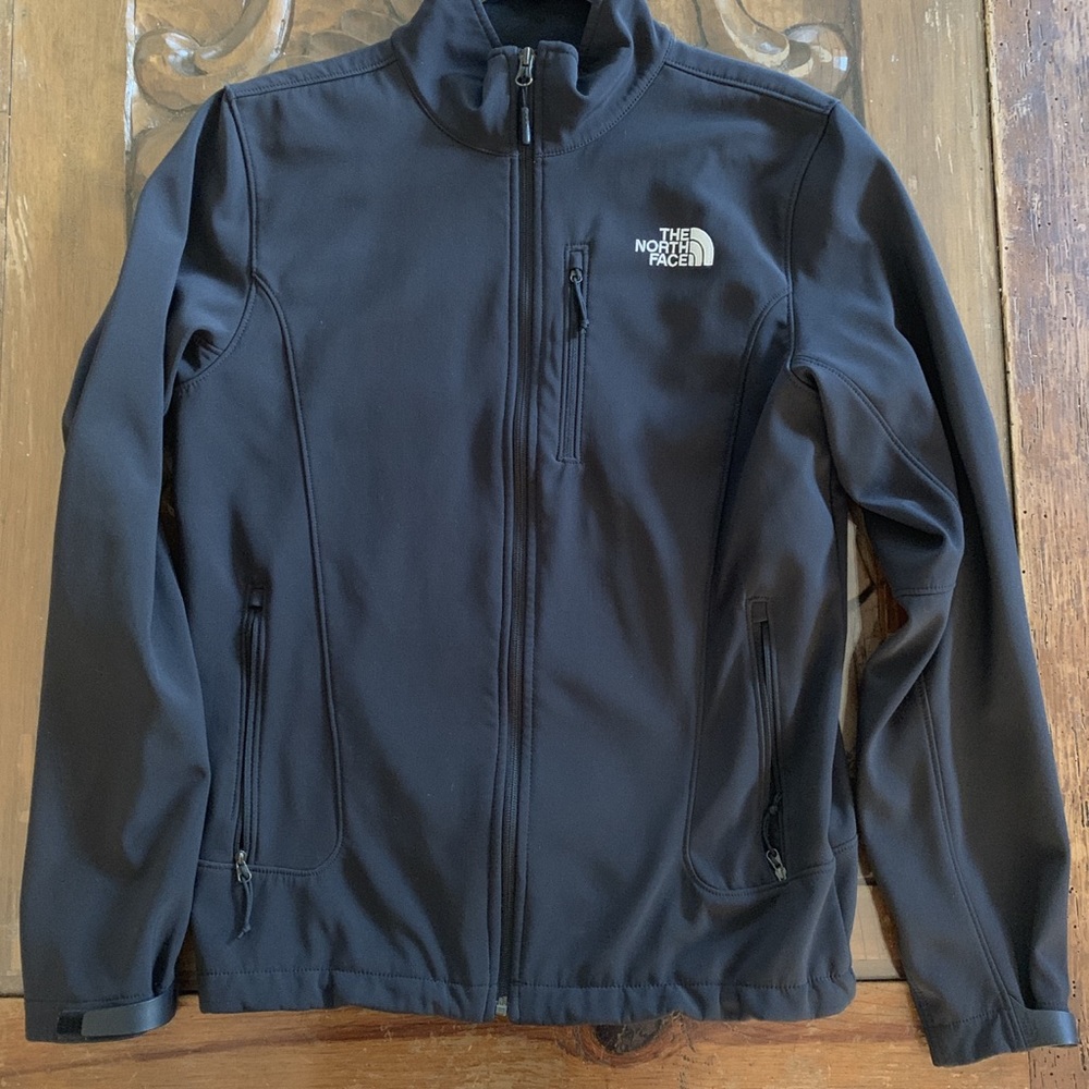 Black North Face Apex jacket